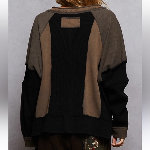 POL Black Waffle Knit & Tan Colorblock Pieced Split Neck Oversized Top Size XS - Picture 2 of 7